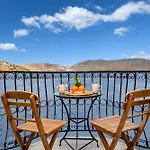 Over The Sea Apartment
