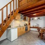 Over The Sea Apartment *